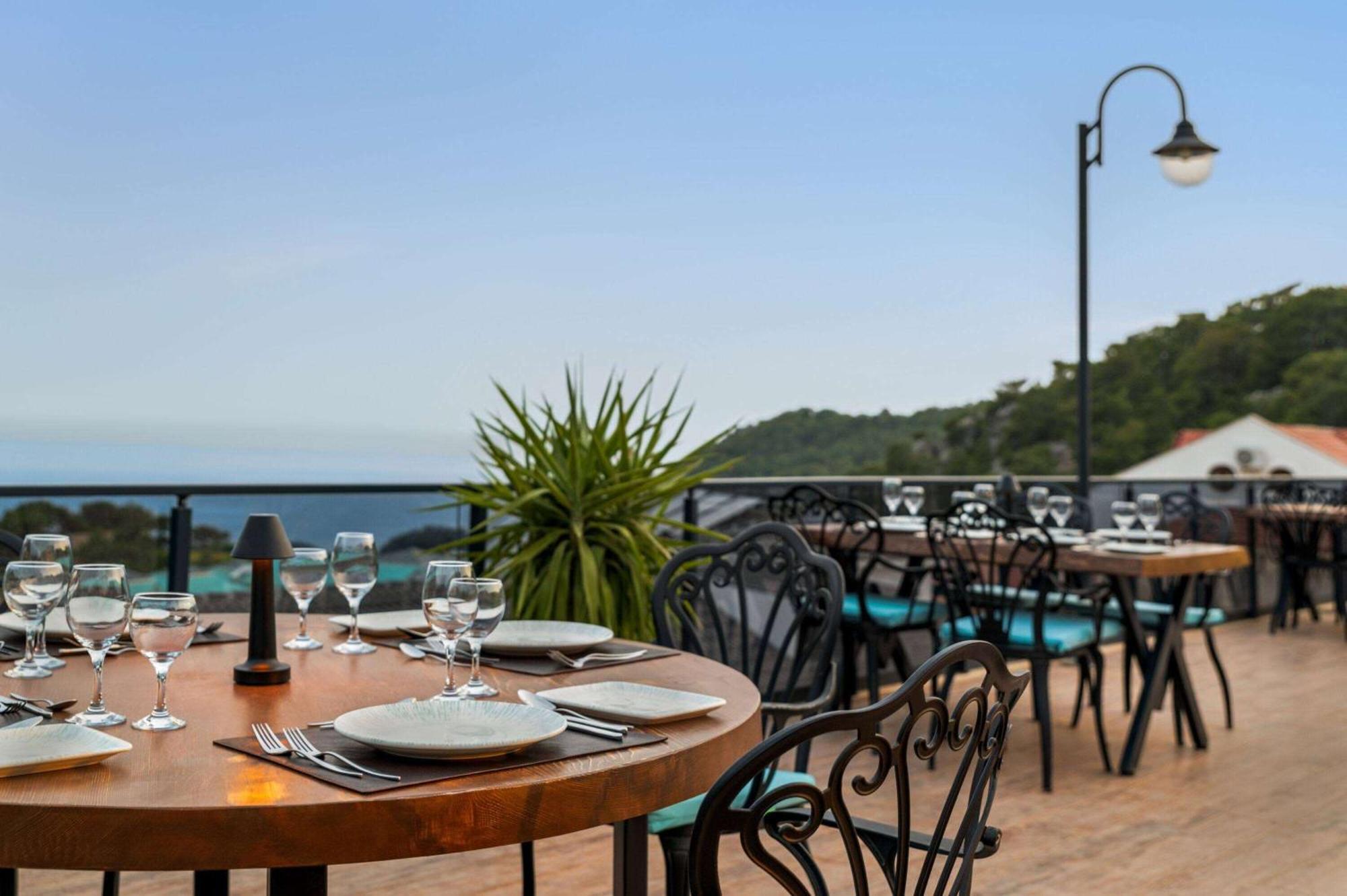 Отель Ramada By Wyndham Fethiye Oludeniz Adult Only Экстерьер фото